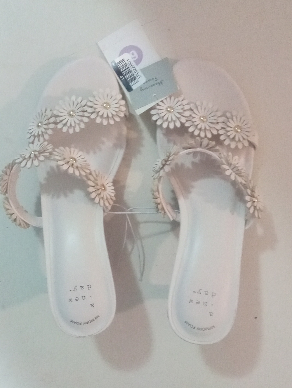 a new day Cream Floral Daisy Slide Sandals Sz 6 1/2 NWT $45 Dalia